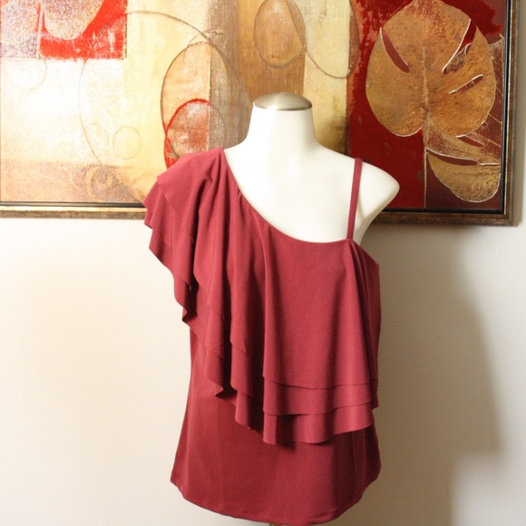 Cupio Tops - *NWT Medium Cupio Dark Red Wood Top